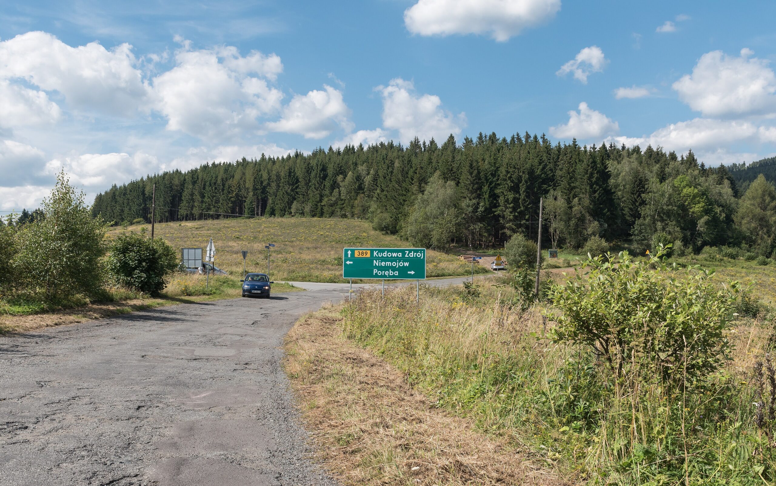 Autostrada Sudecka na Przełęczy nad Porębą w Górach Bystrzyckich